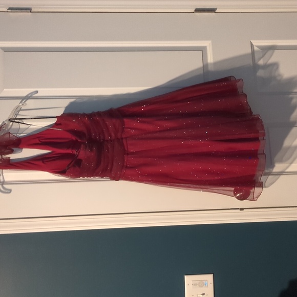Sparkly Red City Triangles Halter dress size 9/10 - Picture 3 of 6